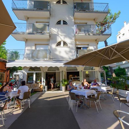 Hotel Falco 리치오네 외부 사진