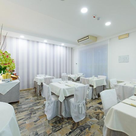 Hotel Falco 리치오네 외부 사진