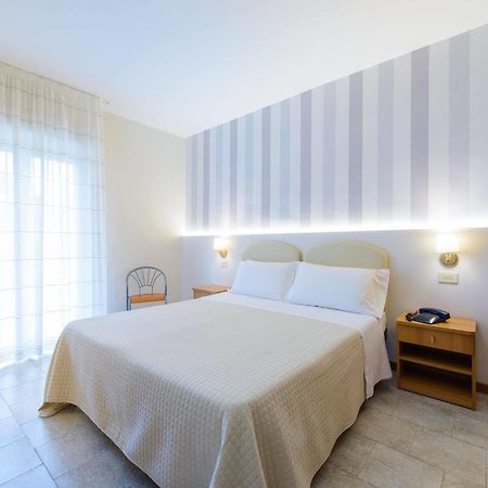 Hotel Falco 리치오네 외부 사진