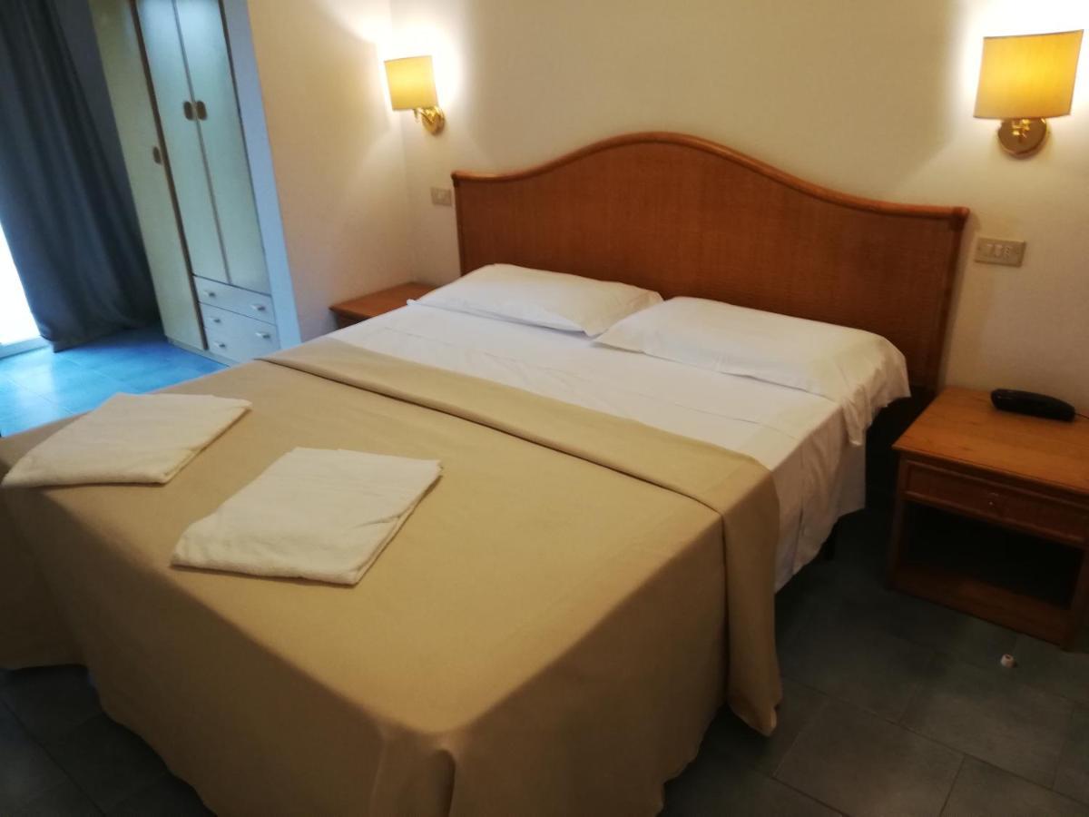 Hotel Falco 리치오네 외부 사진