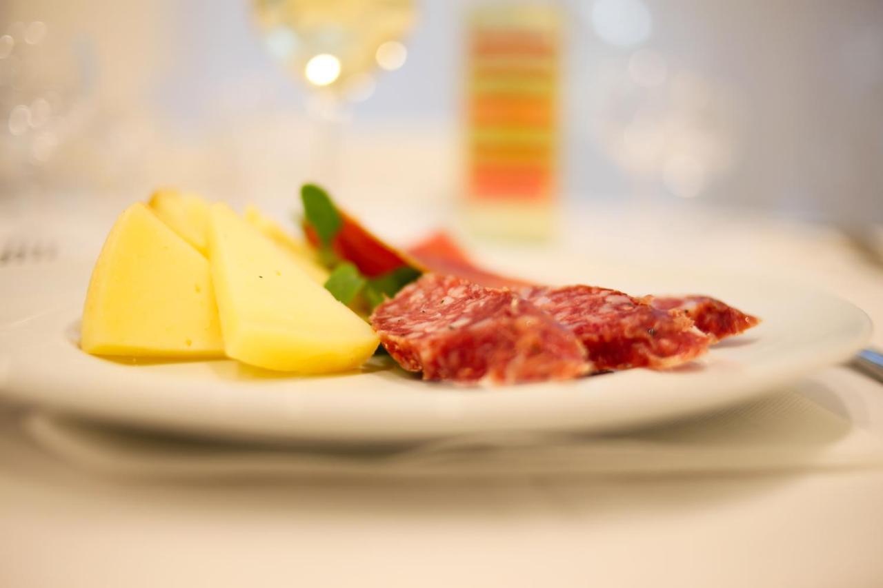 Hotel Falco 리치오네 외부 사진