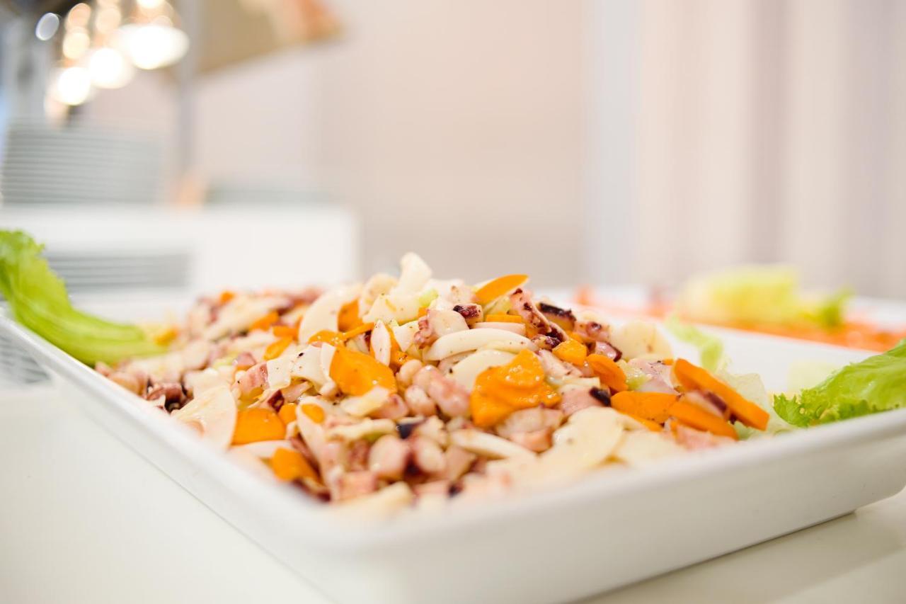 Hotel Falco 리치오네 외부 사진