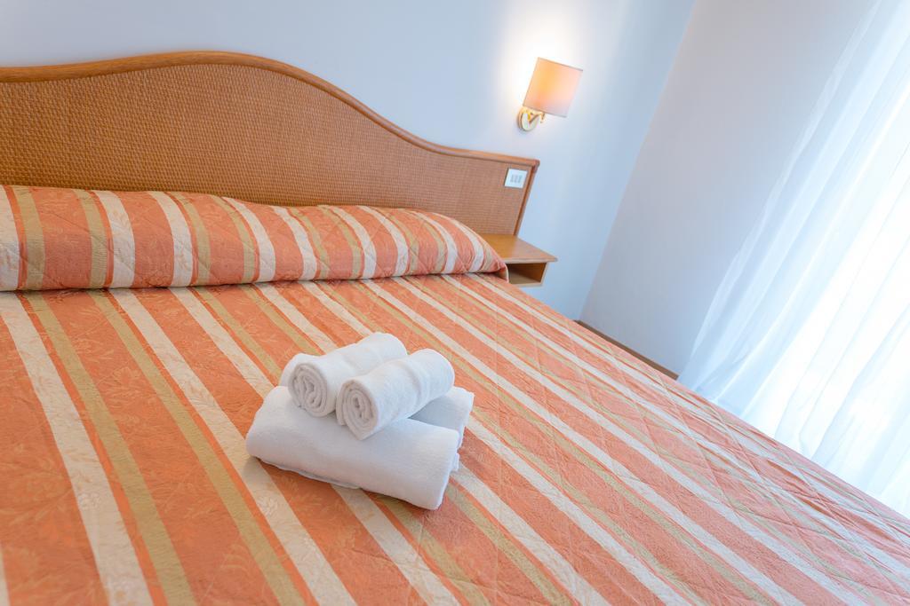 Hotel Falco 리치오네 외부 사진