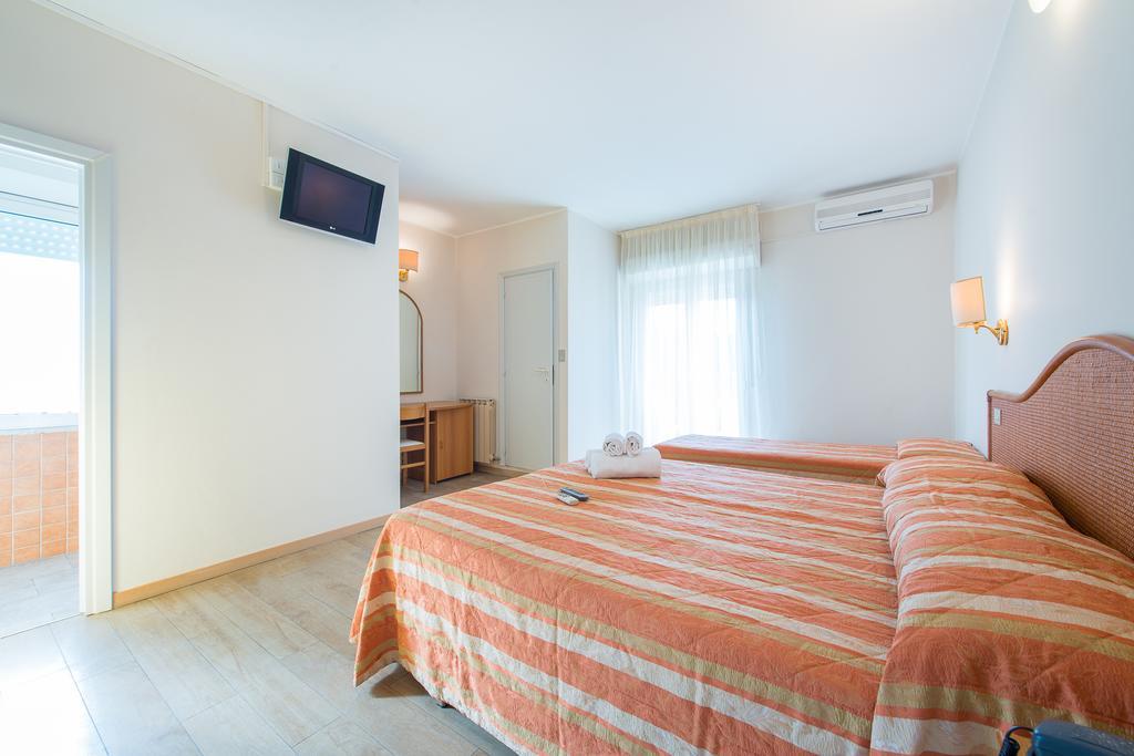 Hotel Falco 리치오네 외부 사진