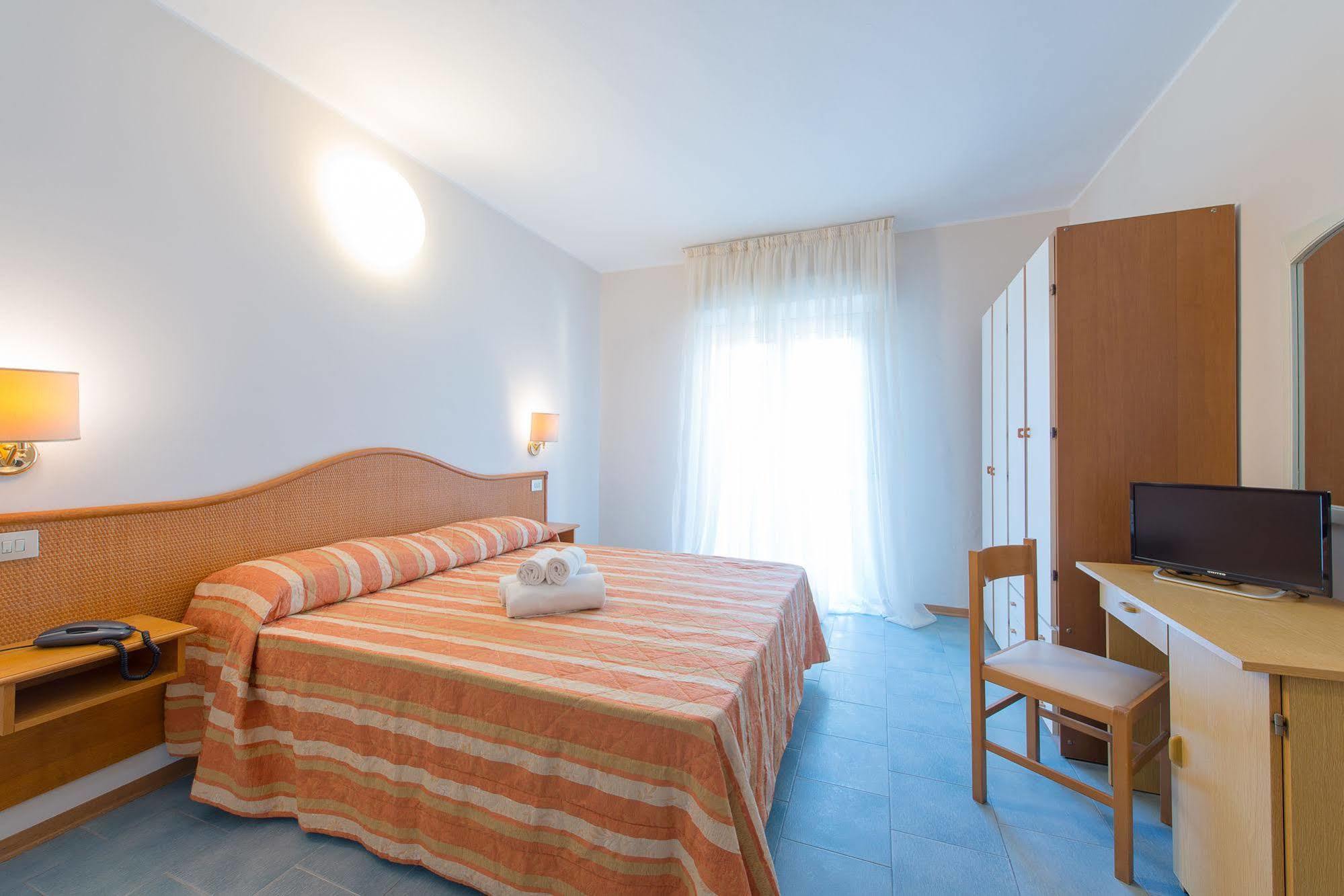 Hotel Falco 리치오네 외부 사진