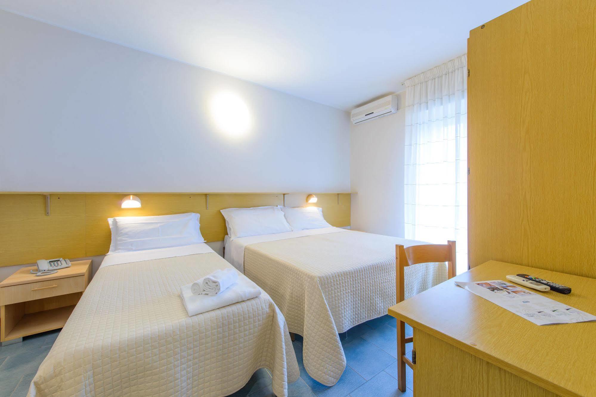 Hotel Falco 리치오네 외부 사진